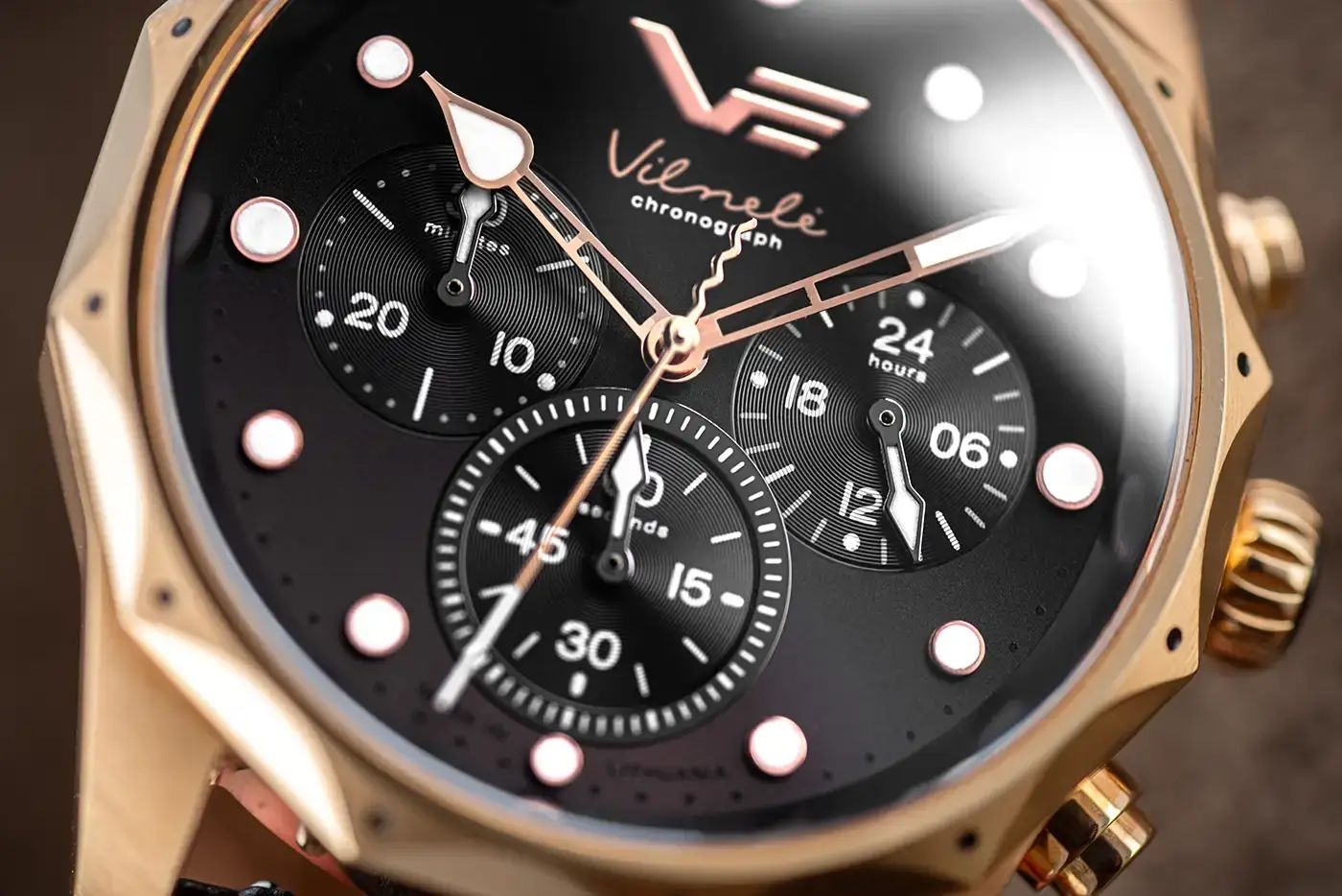Zegarek damski Vostok Europe Vilnele Chrono z chronografem i falującym bezelem