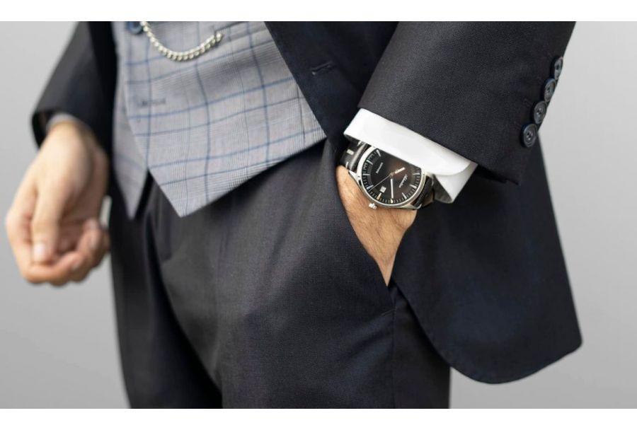 Jak nosić zegarek do garnituru?