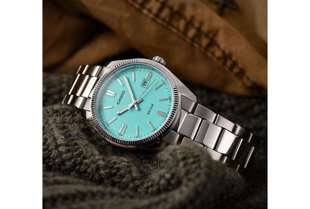 Zegarek męski Casio z tarczą Tiffany Blue na bransolecie