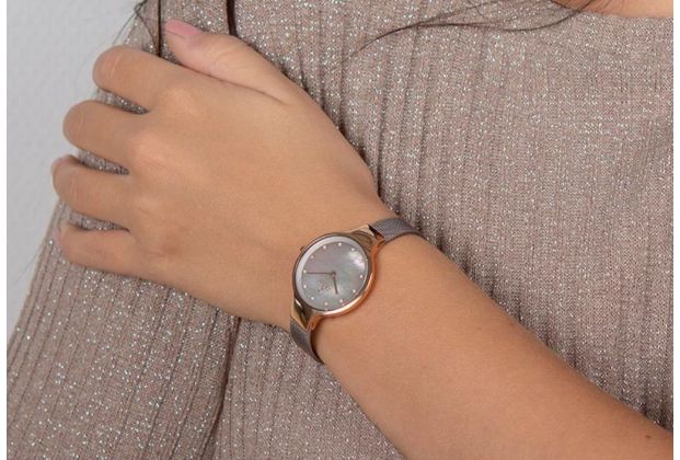 Elegancki zegarek damski na bransolecie mesh