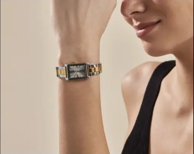 Mały zegarek damski na bransolecie Casio bicolor srebrno złoty